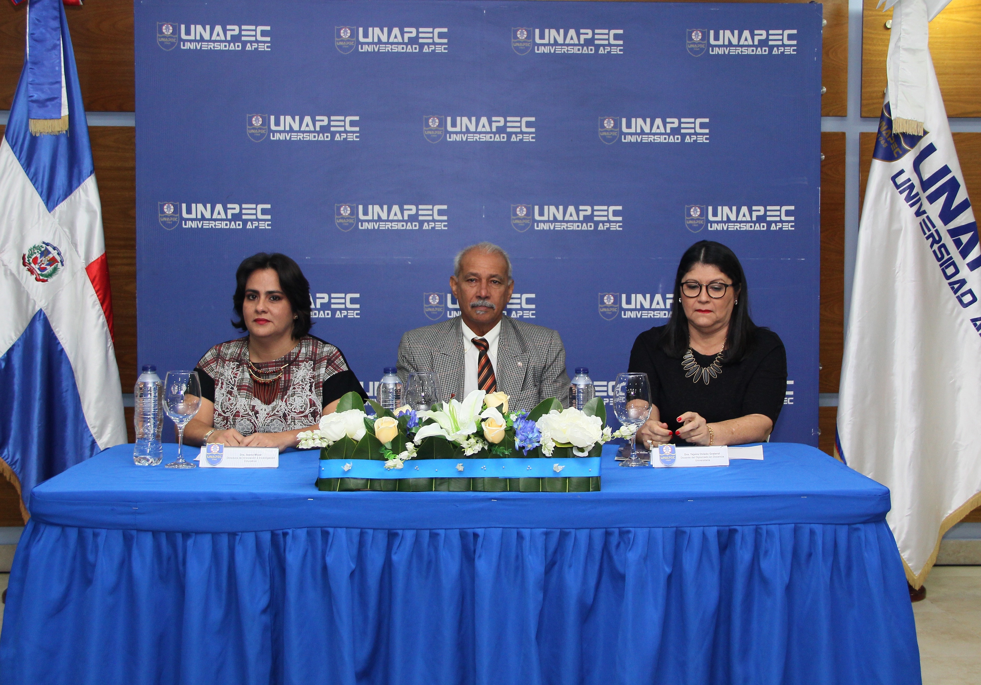 UNAPEC entrega 32 nuevos certificados a profesores culminaron con éxito el Diplomado Experto en Docencia Universitaria.